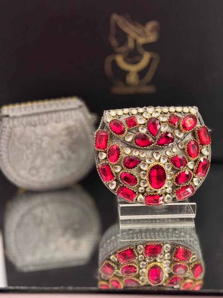 Stone clutches - Image 4
