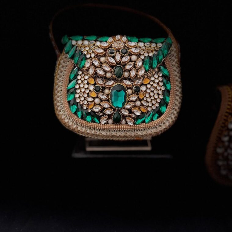Bridal gold Kundan clutch - Image 1