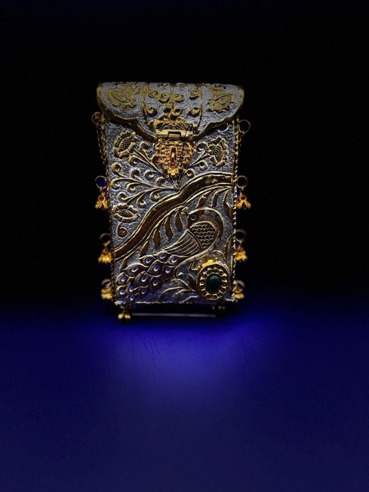 Rang Mahal – Gold Bridal Clutch - Image 3