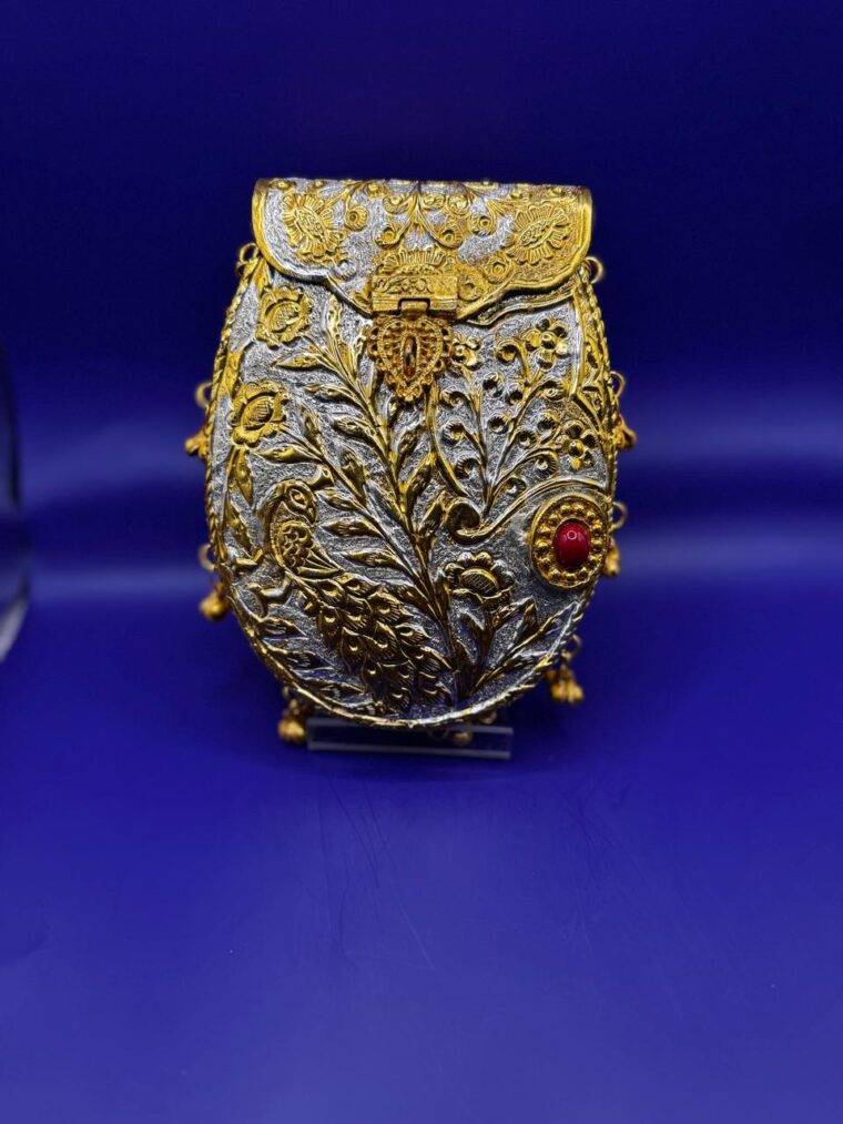 Mor mahal gold clutch - Image 1
