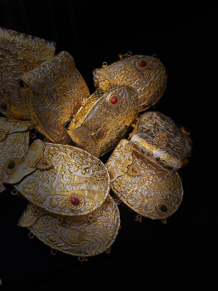 Mor mahal gold clutch - Image 4
