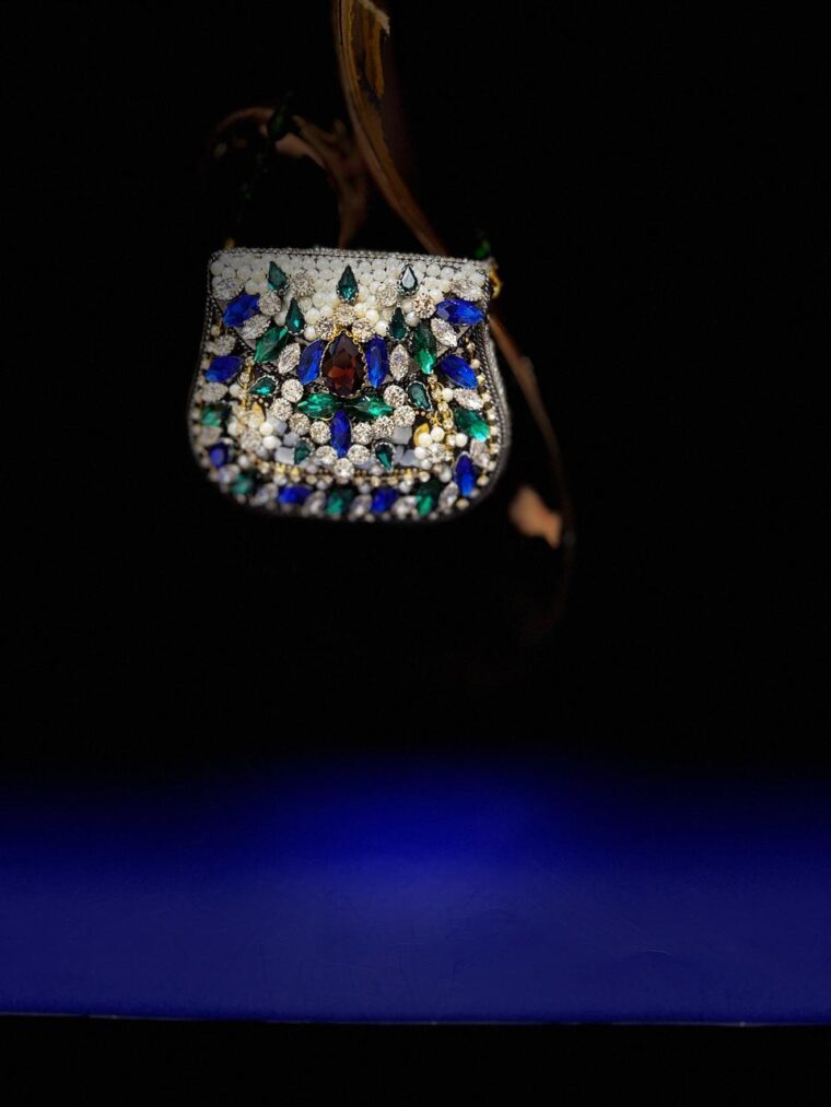 Koh-e-Neel – Silver Antique Gem Clutch - Image 2