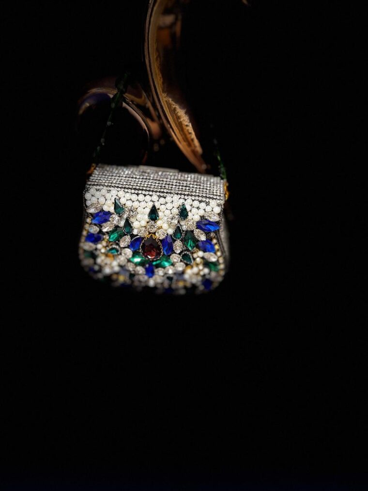 Koh-e-Neel – Silver Antique Gem Clutch - Image 3