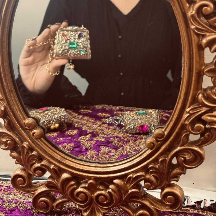 Noor-e-Rang clutch
