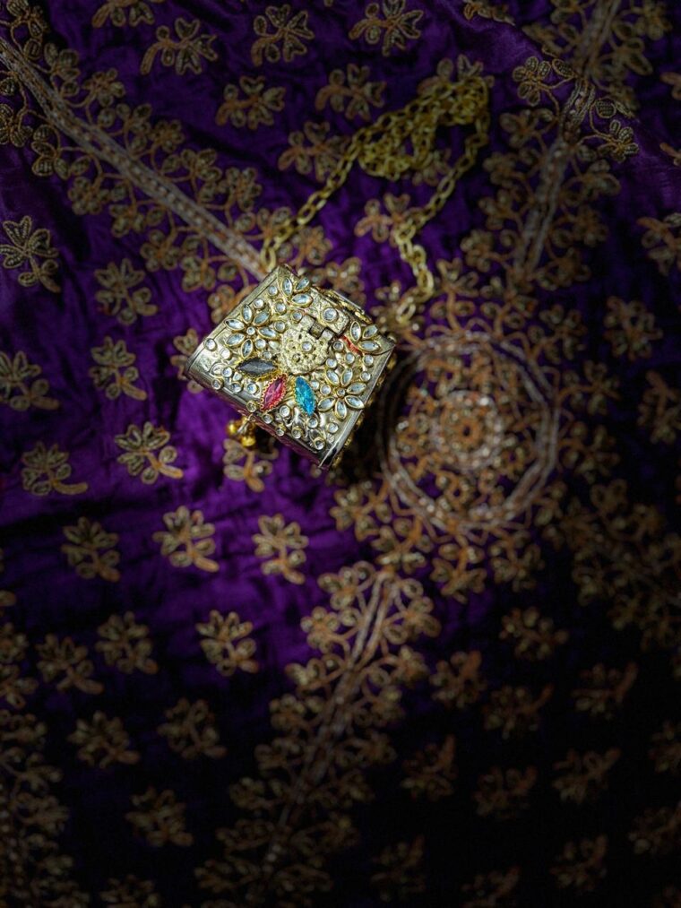 Noor-e-Rang clutch - Image 4
