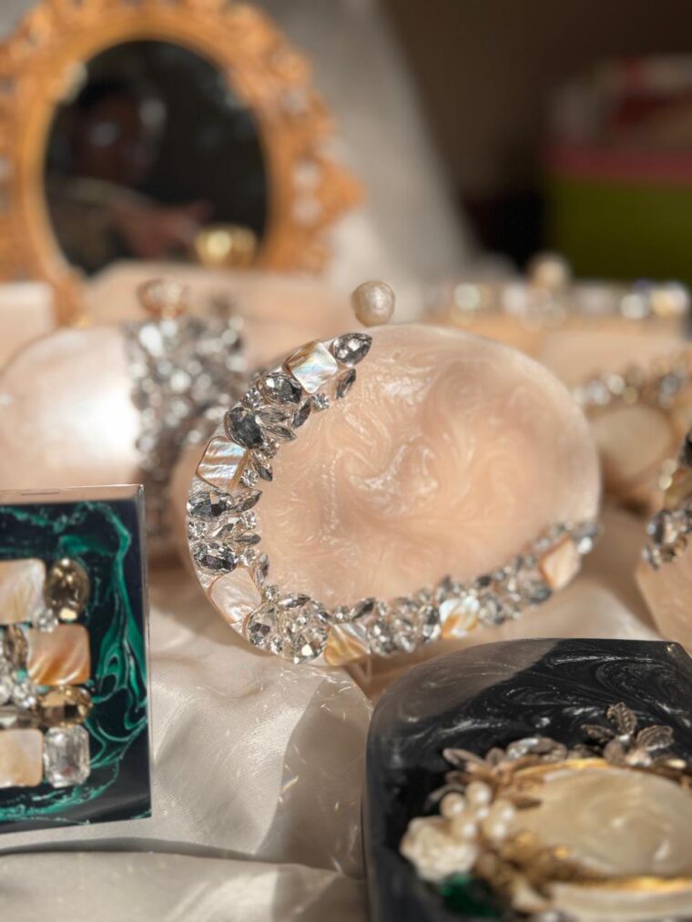 Anaya gold pearl Clutches - Image 10