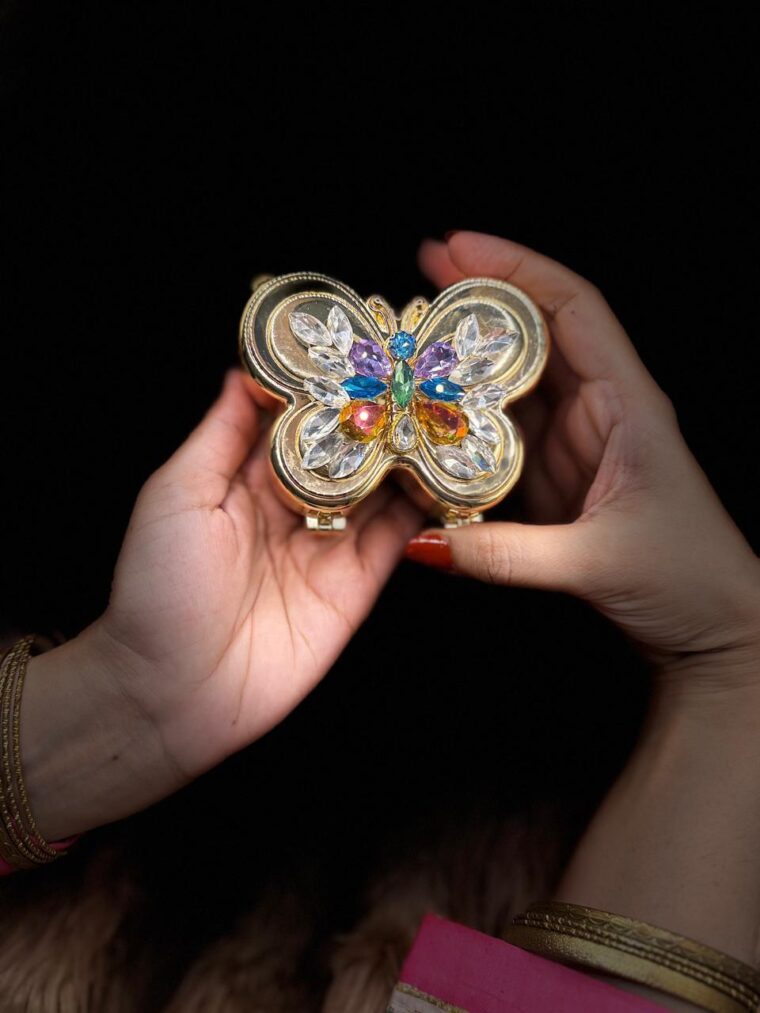 Mini butterfly - Image 1