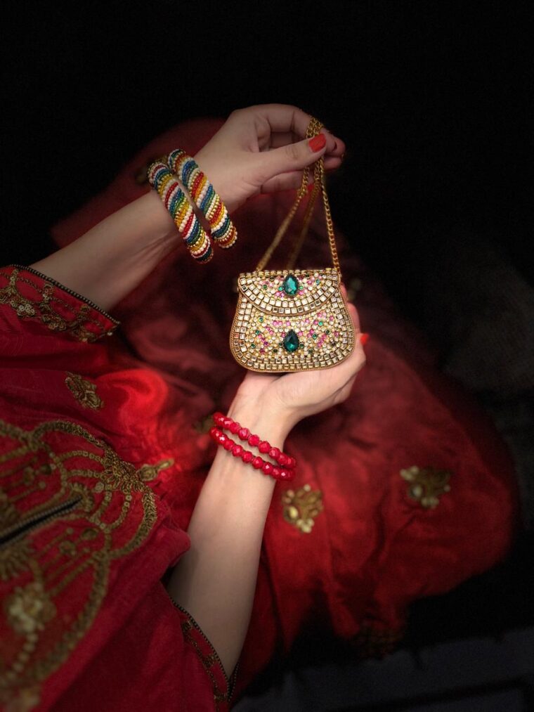 Shamiana clutch - Image 1