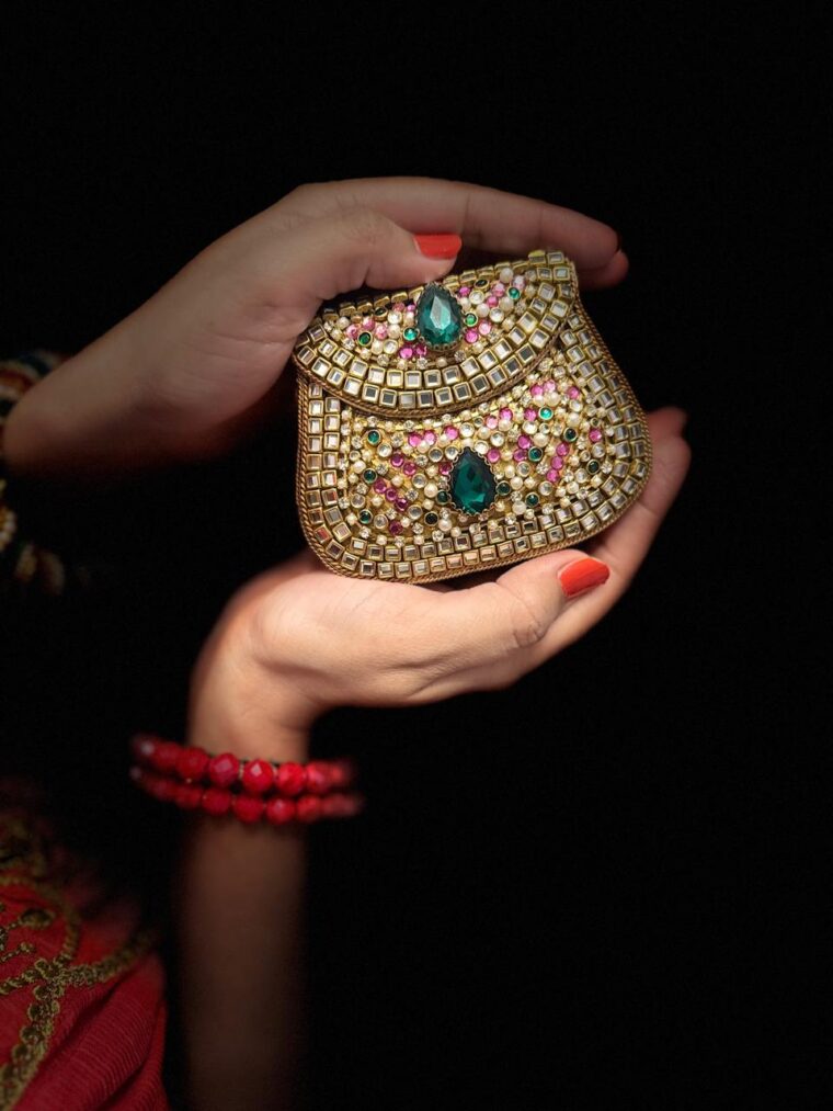 Shamiana clutch - Image 2