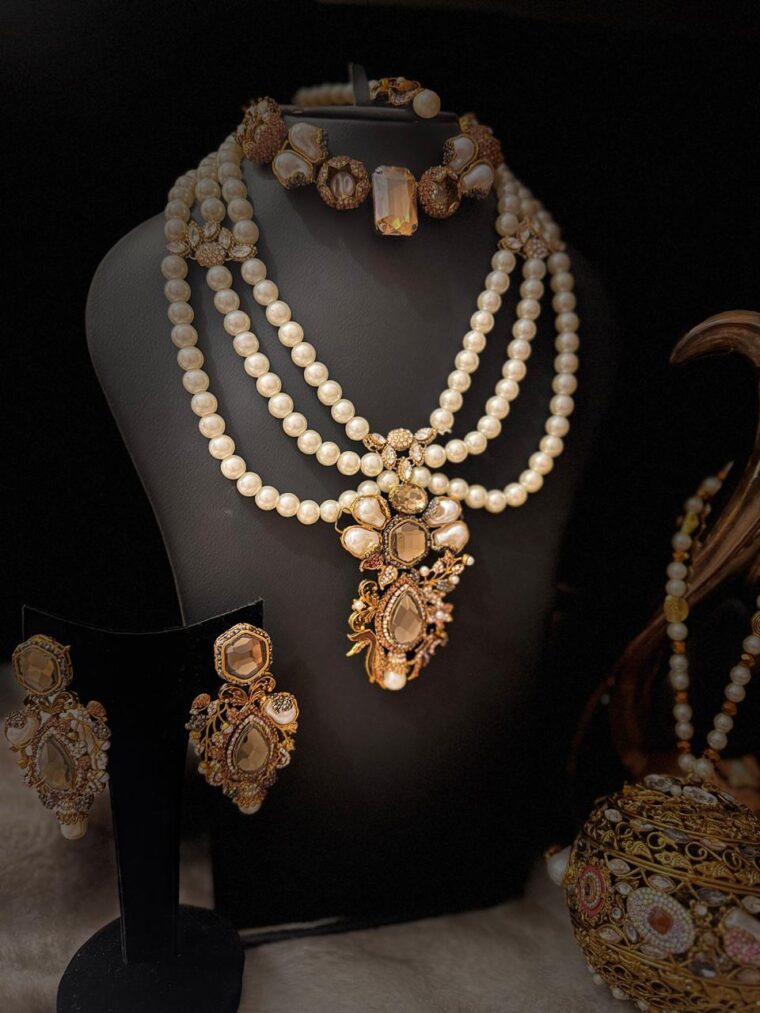 Zever –  Wedding Edition (Gold & Pearls Set) - Image 3