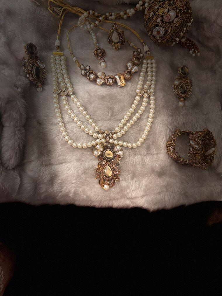 Zever –  Wedding Edition (Gold & Pearls Set) - Image 6