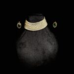 Pearls choker