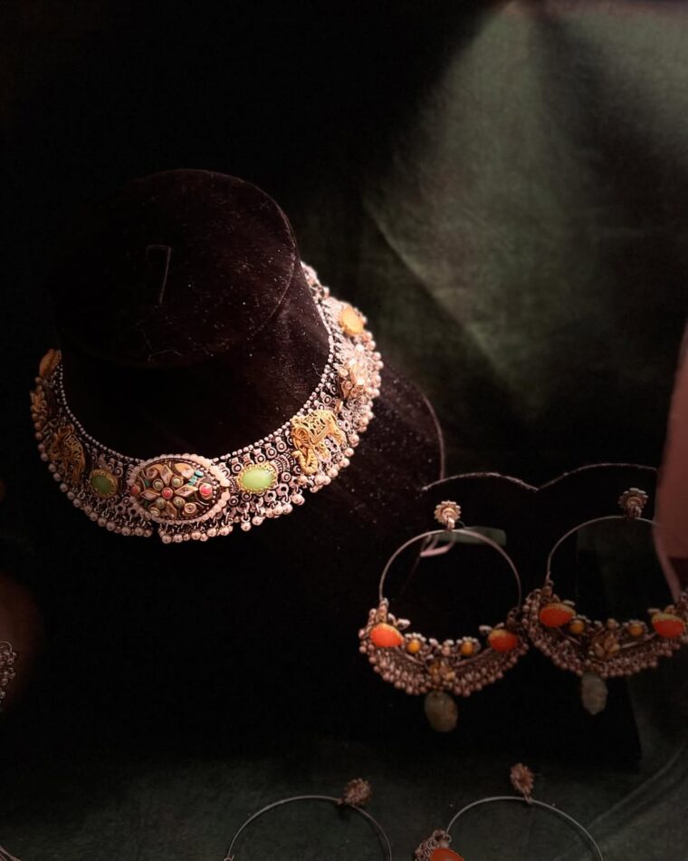 Rang Bahar Necklace Set - Image 8