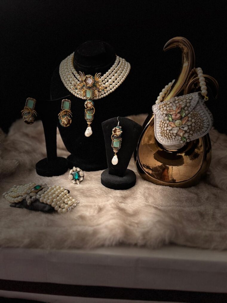 Aura-e-Noor - Image 2