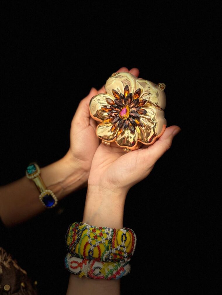 Gold flower gems clutch - Image 2