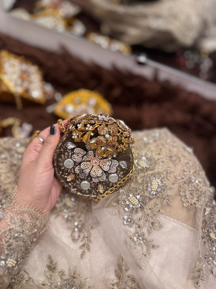 Pearls Gold-Plated Clutches - Image 3