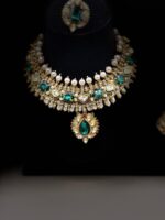 Noor Kundan Pearl Set