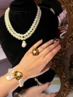2-layer choker with a stunning pearl drop - Image 2