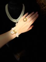 2-layer choker with a stunning pearl drop - Image 3
