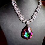 Pear cut pandant set